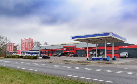 2112 Den Ham filiaal vanaf de straat
