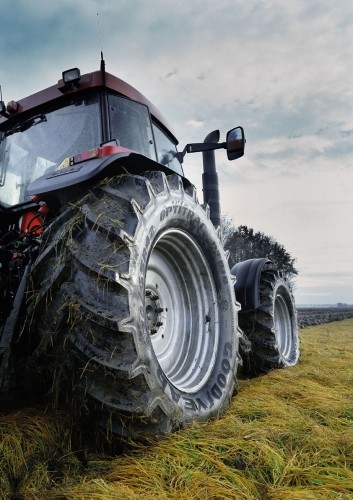 Ieder seizoen en ieder gewas stelt eigen eisen aan de banden van trekker en/of materieel