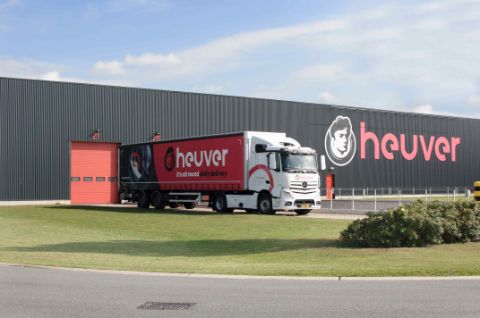 route truck bij nieuwe logo