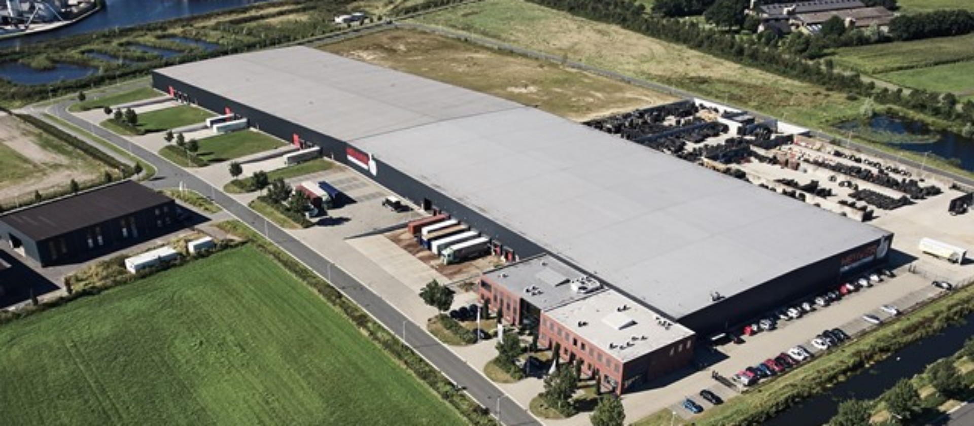 Heuver groeit door en breidt magazijn met 60%